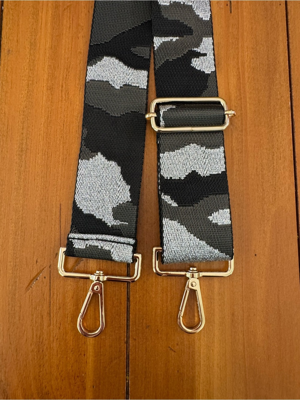 Pom Pom London Adjustable Gray, Black & Silver Camoflage Strap. LIKE NEW!
